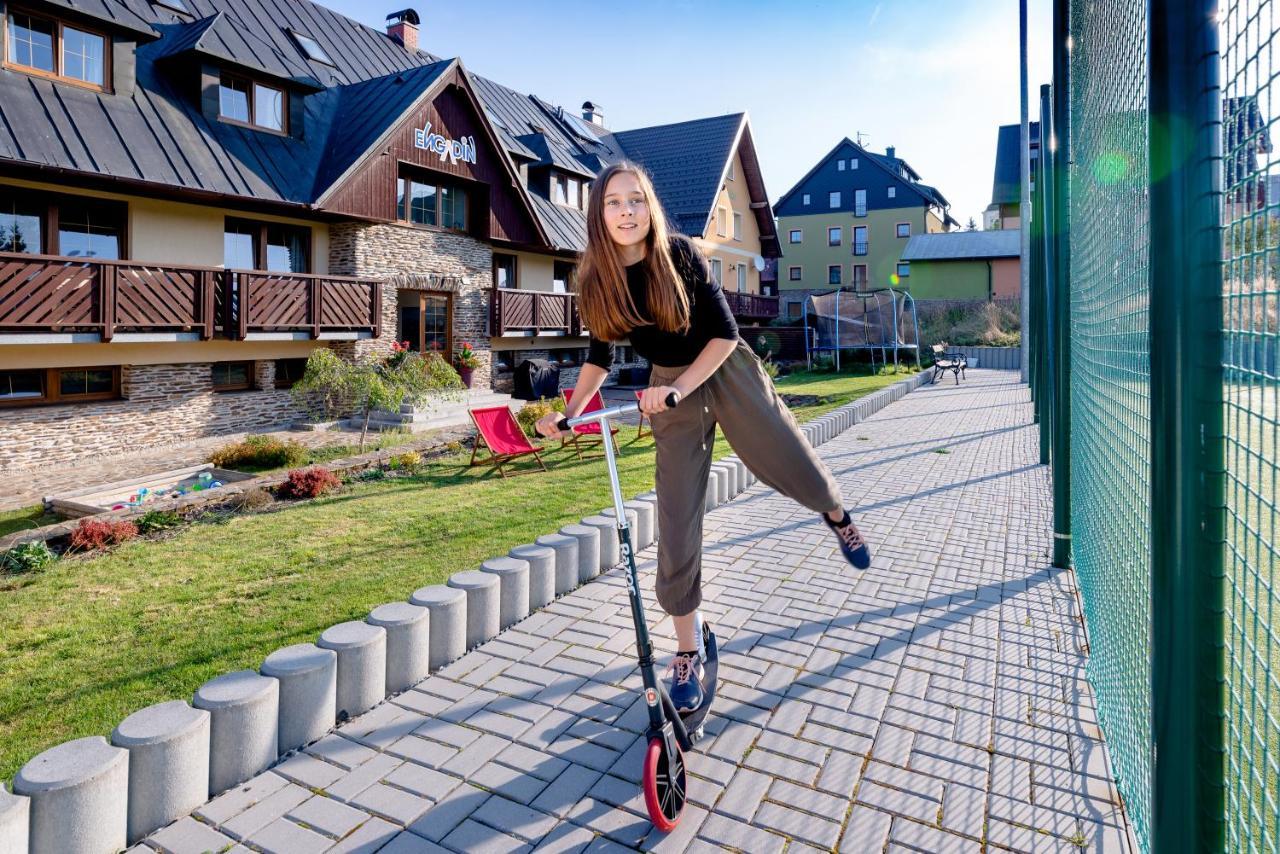 Apartmany Engadin Bozi Dar Bagian luar foto