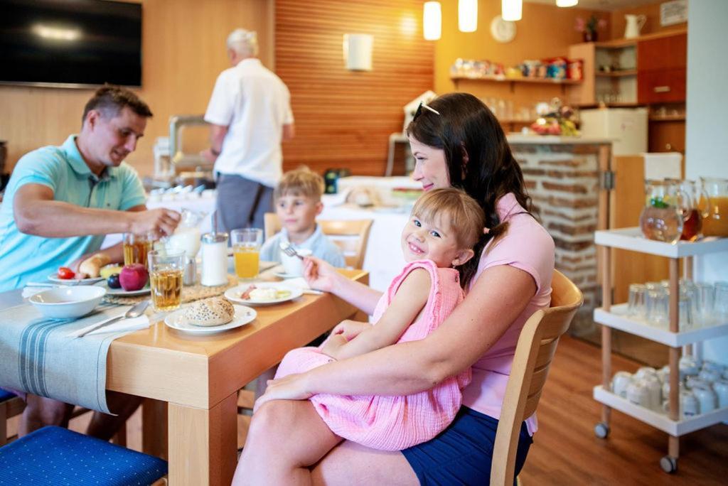 Apartmany Engadin Bozi Dar Bagian luar foto