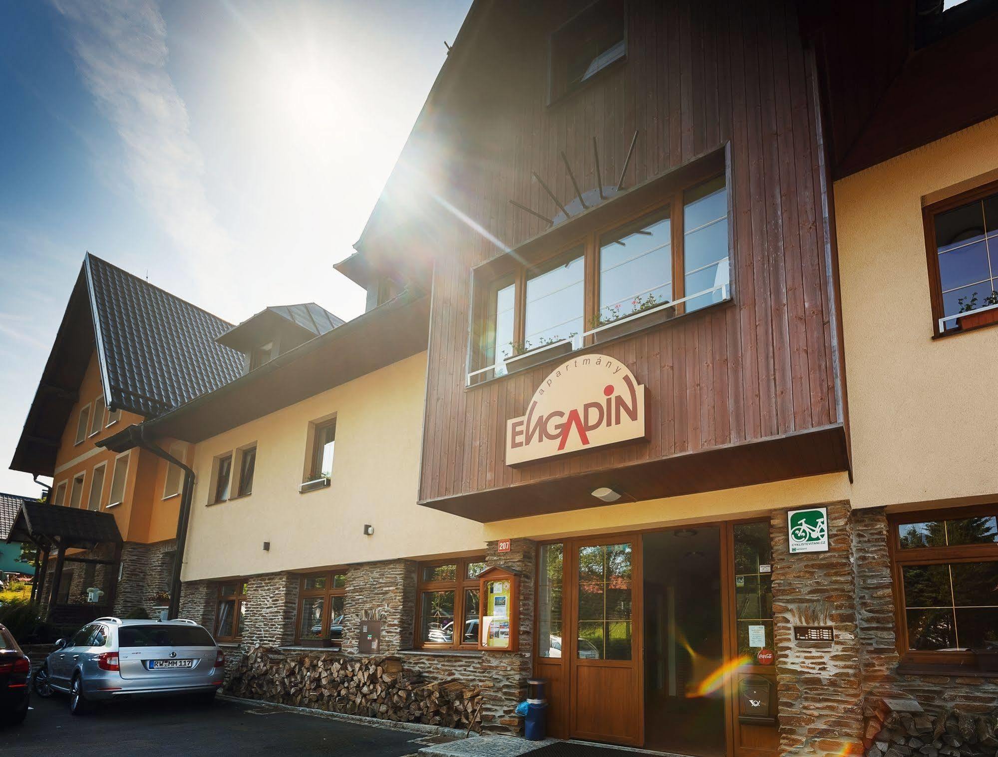 Apartmany Engadin Bozi Dar Bagian luar foto